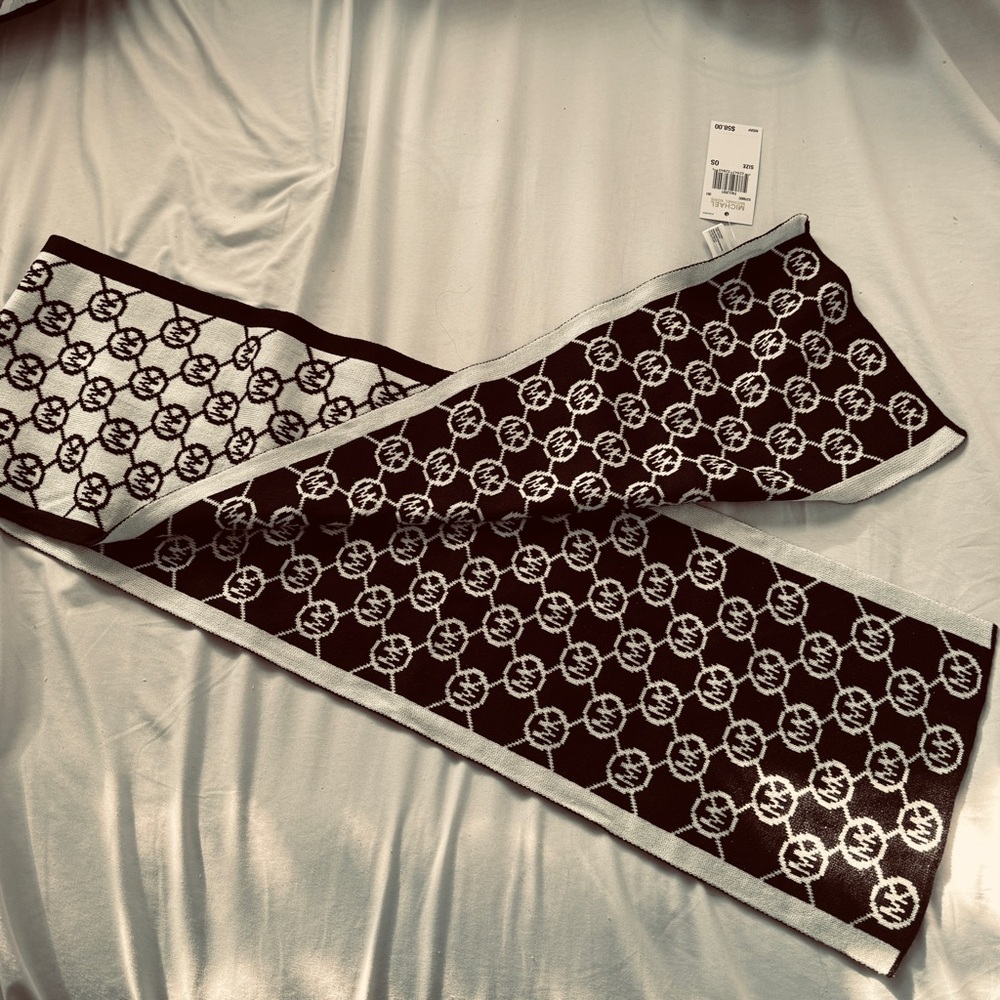 Michael Kors Black and White Geometric Scarf